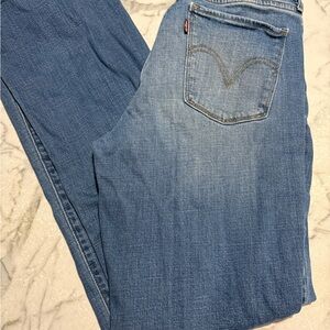 Levi's Women's Light Blue Straight Leg Jeans